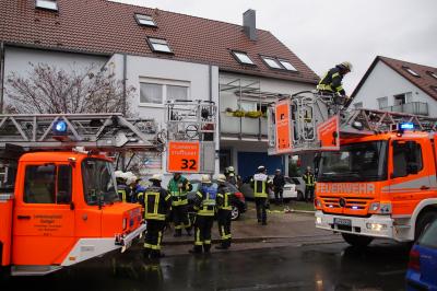 Stuttgart-Weilimdorf: Defekt an Kamin loest Feuerwehreinsatz aus